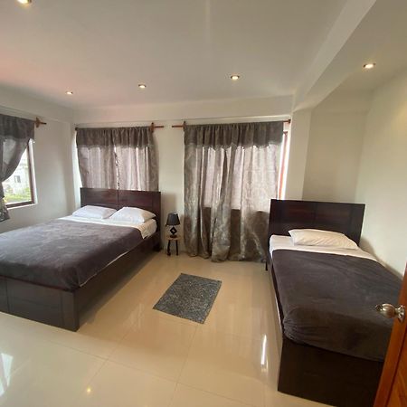 Black Pearl Bed and Breakfast Puerto Villamil Esterno foto